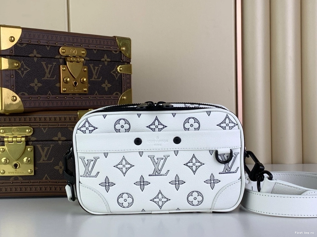 First bag ru LOUIS Alpha-11.0*18.5*6.5CM VUITTON Nano 0709
